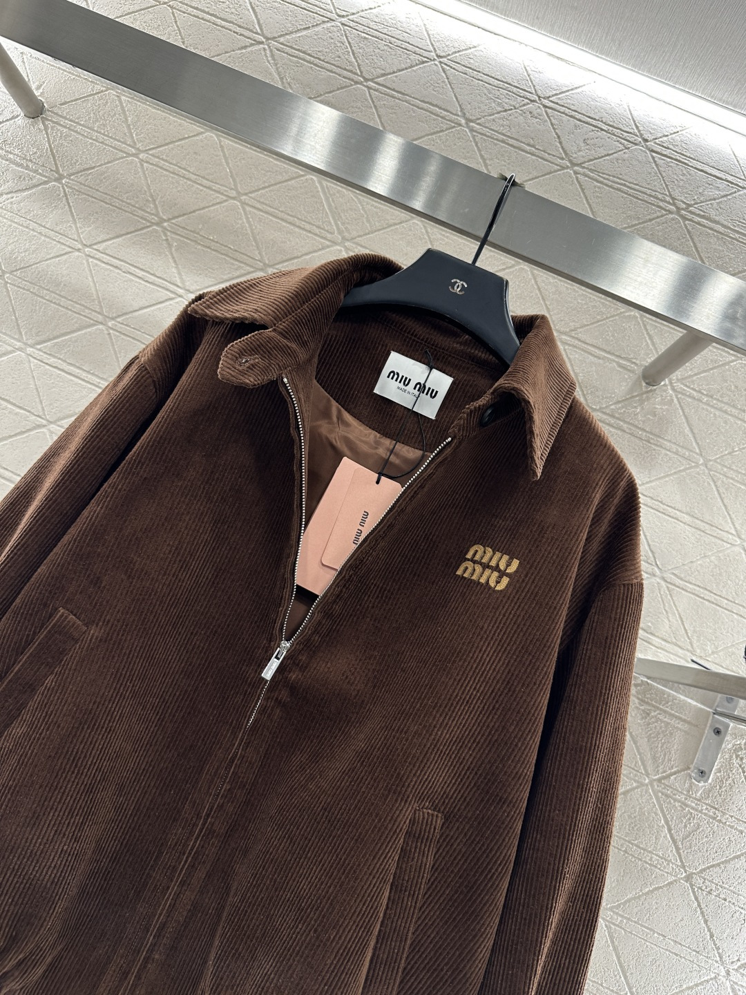 ♥Miumi*♥2025新品上架 灯芯绒夹克外套长裤套装定制YB进口灯芯绒材质，质感细腻，挺括有型，翻领