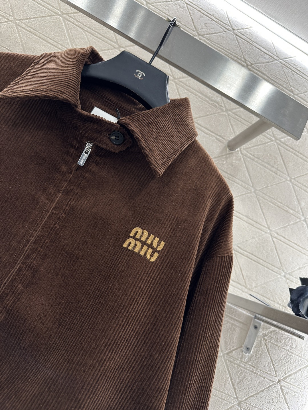 ♥Miumi*♥2025新品上架 灯芯绒夹克外套长裤套装定制YB进口灯芯绒材质，质感细腻，挺括有型，翻领