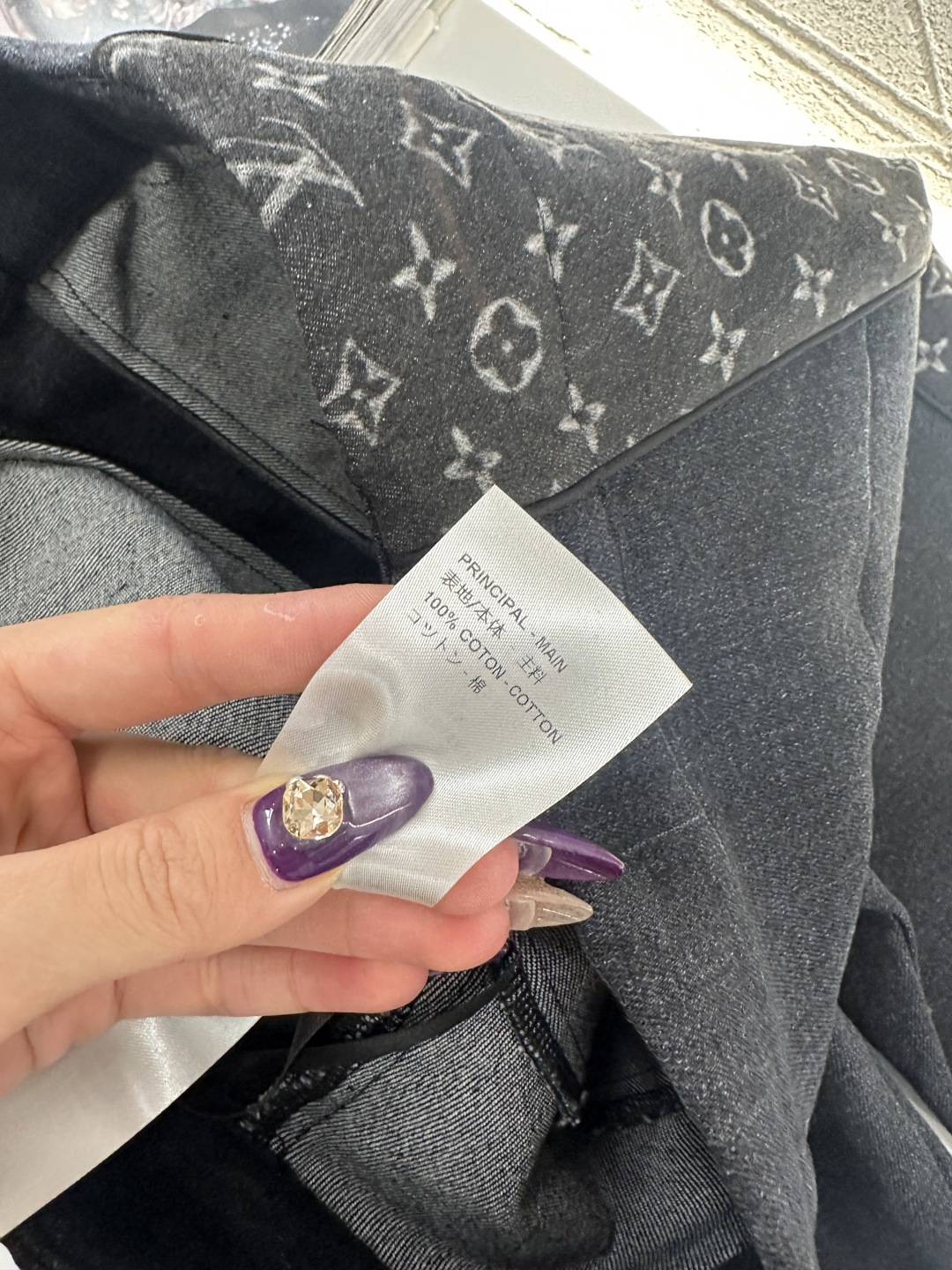 ♥Louis vuitto*♥2025新品上架 修身弹力微喇长裤定制YB斜纹全棉材质，舒适弹力，穿搭有型