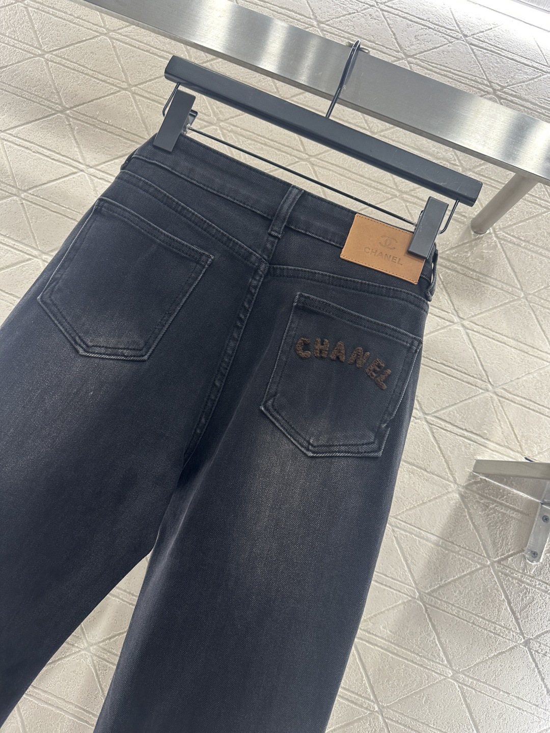 ♥Chane*♥2025新品上架 复古牛仔微喇长裤定制YB斜纹棉牛仔材质，舒适弹力，穿搭有型，弹力微喇长