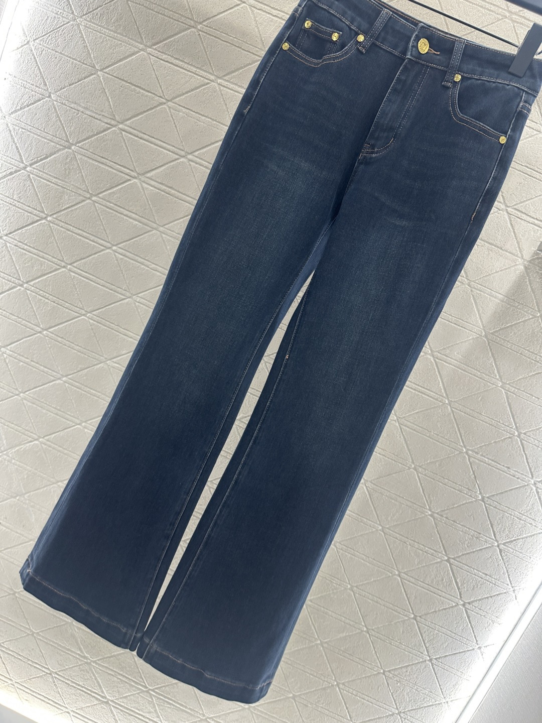 ♥Chane*♥2025新品上架 复古牛仔微喇长裤定制YB斜纹棉牛仔材质，舒适弹力，穿搭有型，弹力微喇长