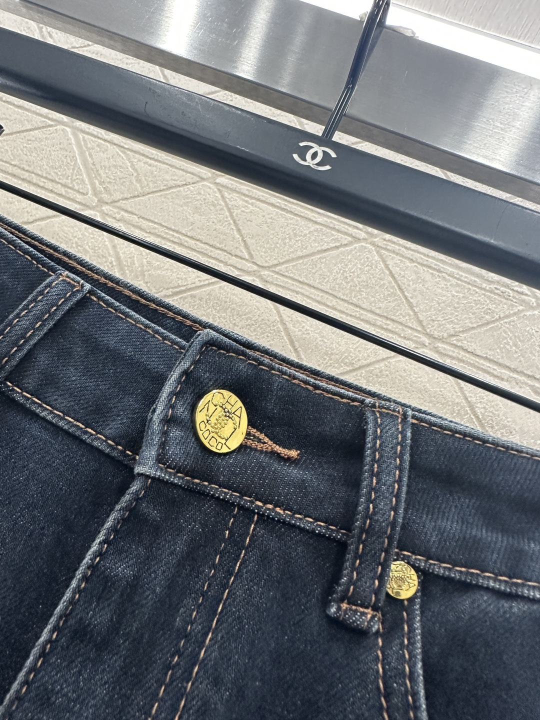 ♥Chane*♥2025新品上架 复古牛仔微喇长裤定制YB斜纹棉牛仔材质，舒适弹力，穿搭有型，弹力微喇长