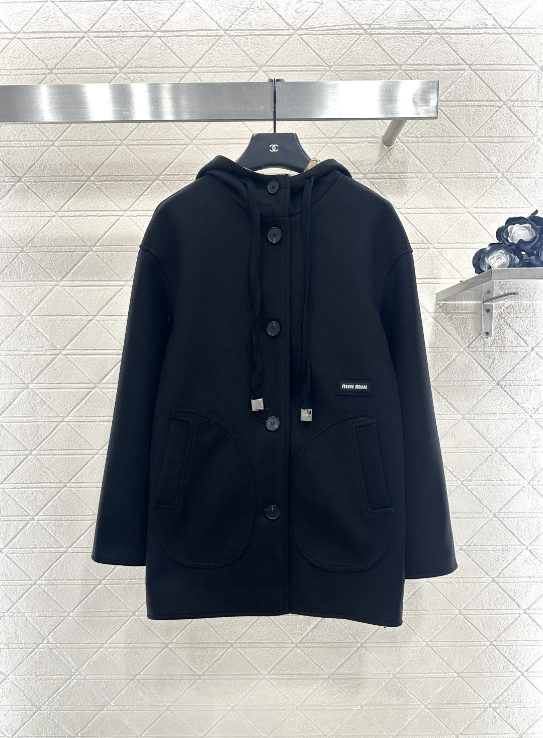 ♥Miumi*♥2025新品上架 连帽抽绳大衣外套定制YB进口毛呢材质，工艺处理，毛感明显，御寒满分，连