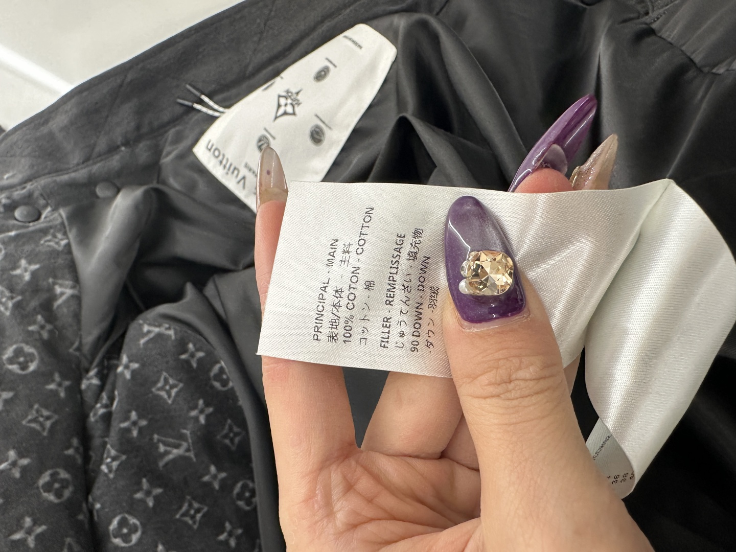 ♥Louis vuitto*♥2025新品上架 可拆卸连帽激光牛仔羽绒服定制YB斜纹棉牛仔材质，其工艺还