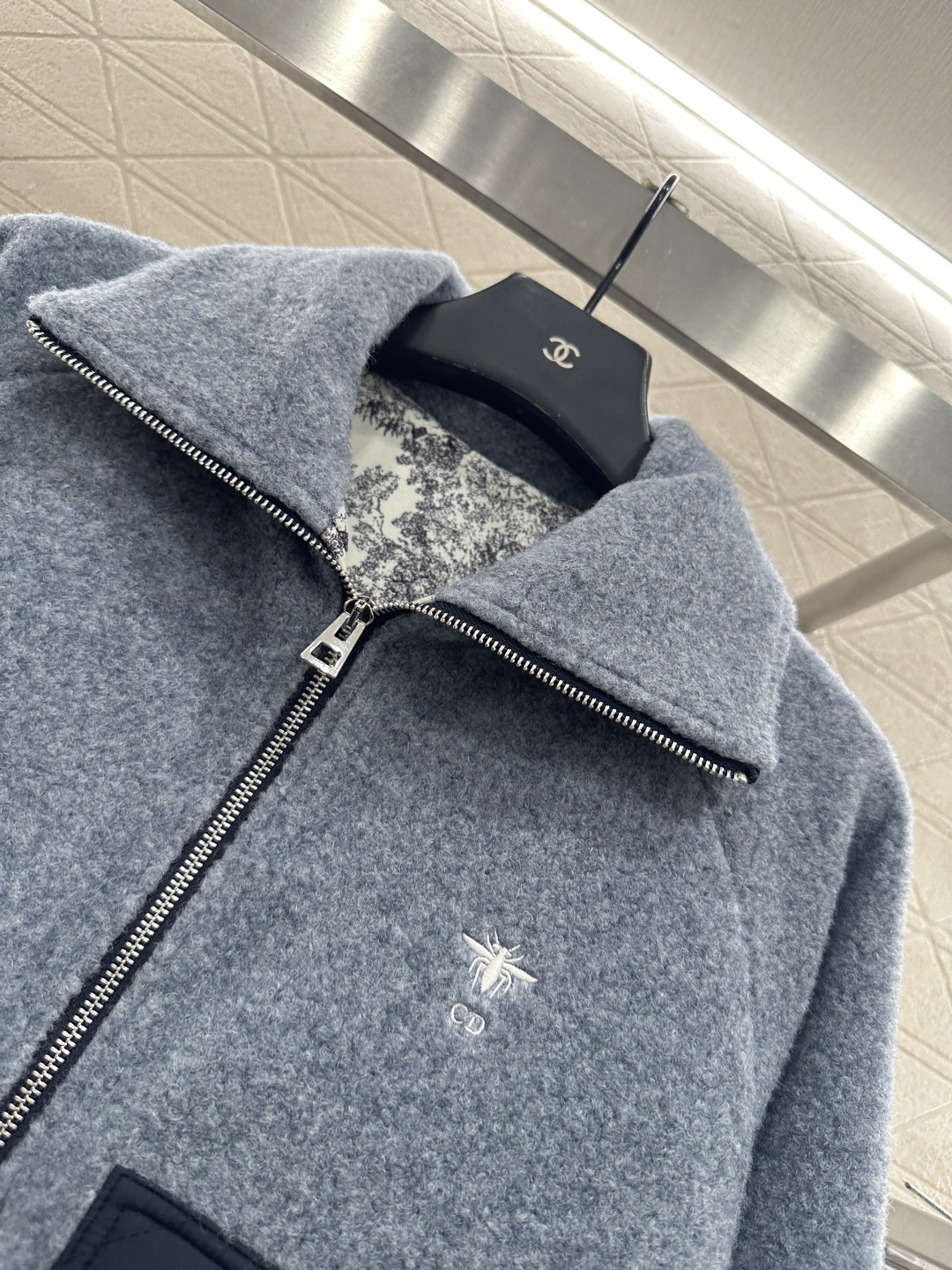 ♥Dio*♥2025新品上架 拼接口袋毛呢外套定制YB进口毛呢材质，质感细腻，穿搭舒适，翻领外套剪裁，袖