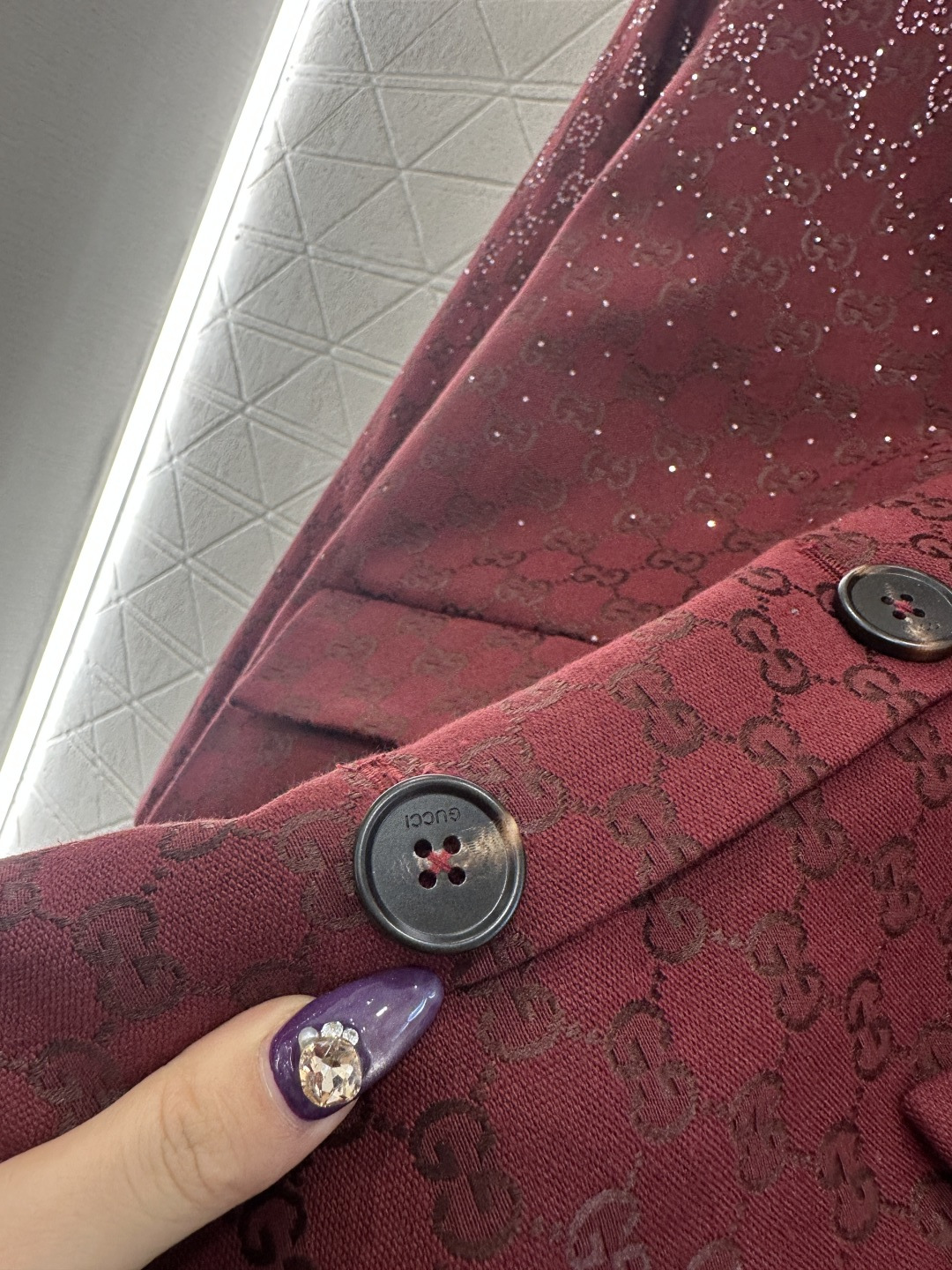 ♥Gucc*♥2025新品上架重工烫钻棉服外套短裙套装定制YB进口提花材质，质感高级，挺括有型，翻领廓形