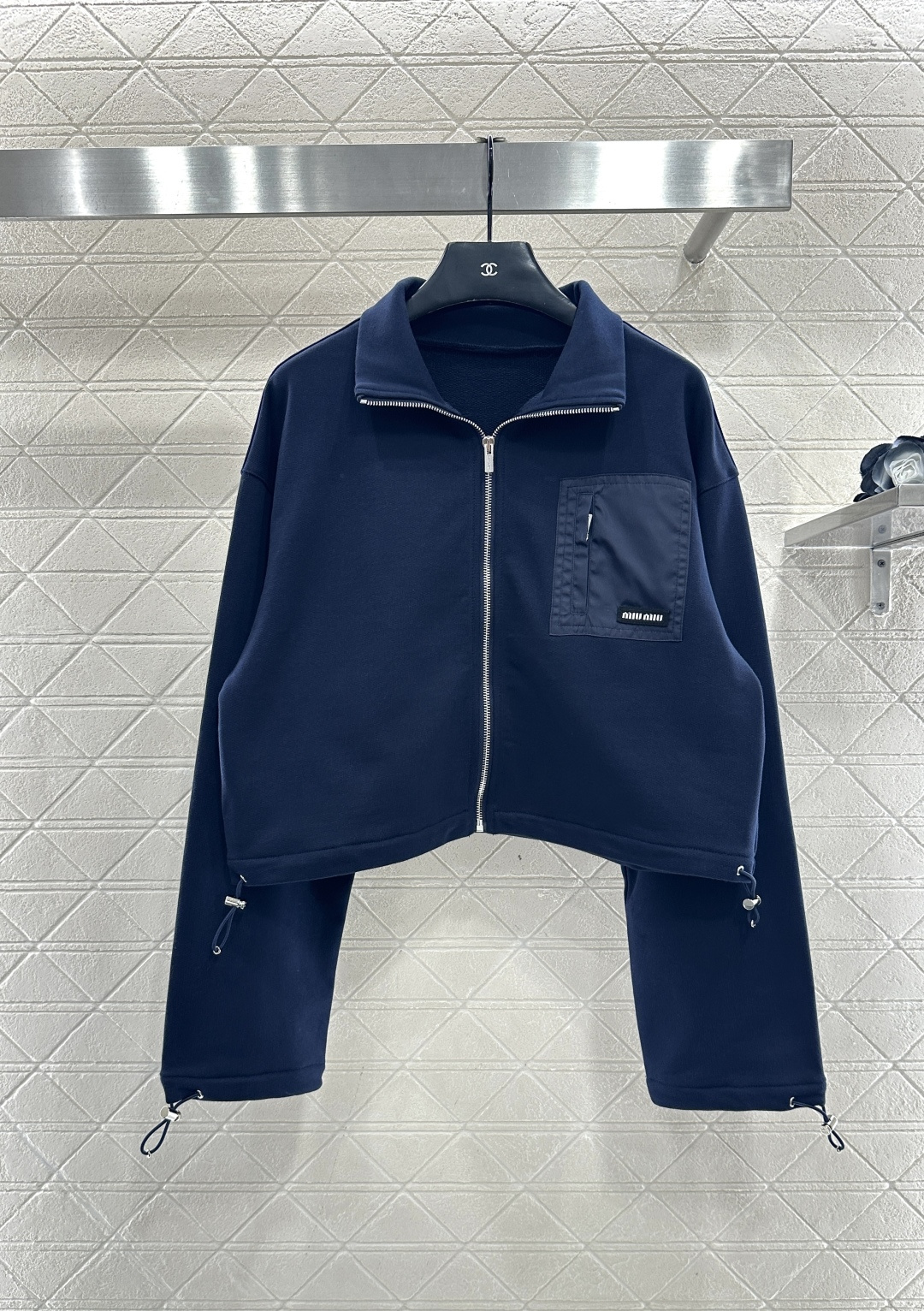 ♥Miumi*♥2025新品上架  拉链抽绳夹克短裙套装定制YB斜纹全棉材质，质感光泽，垂感十足，拉链夹