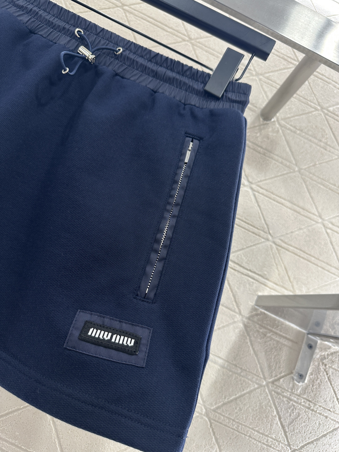 ♥Miumi*♥2025新品上架 拉链抽绳夹克短裙套装定制YB斜纹全棉材质，质感光泽，垂感十足，拉链夹克