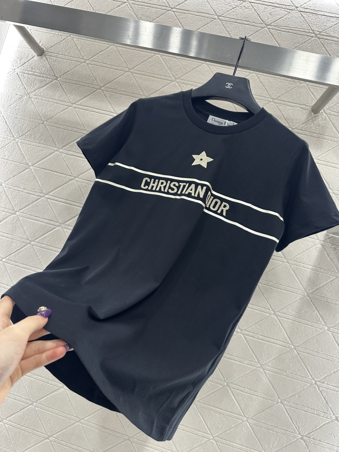 ♥Dio*♥2025新品上架 圆领刺绣五角星𝑇𝑒𝑒定制YB进口亚麻棉材质，质感高级，柔软舒适，常规短袖T