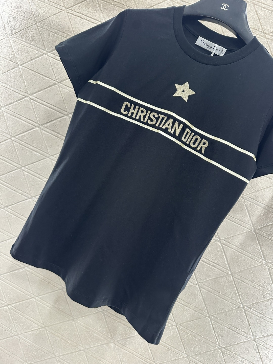 ♥Dio*♥2025新品上架 圆领刺绣五角星𝑇𝑒𝑒定制YB进口亚麻棉材质，质感高级，柔软舒适，常规短袖T