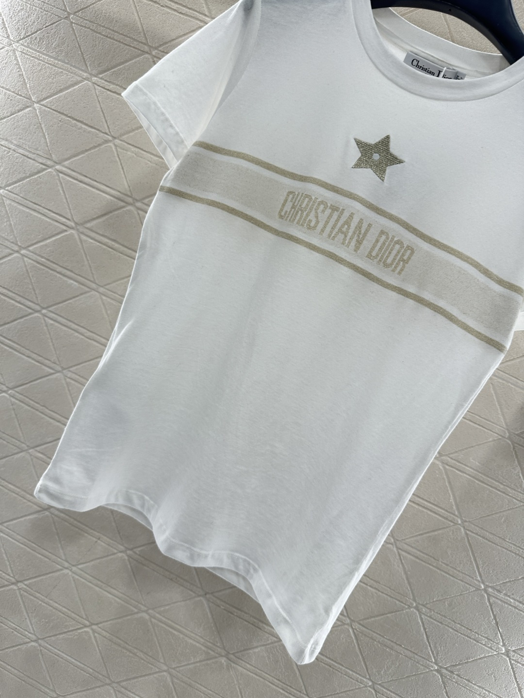 ♥Dio*♥2025新品上架 圆领刺绣五角星𝑇𝑒𝑒定制YB进口亚麻棉材质，质感高级，柔软舒适，常规短袖T