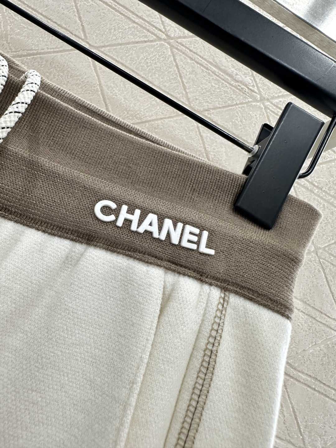 ♥Chane*♥2025新品上架 抽绳阔腿长裤定制YB进口磨绒材质，适合秋冬厚度，保暖舒适，抽绳阔腿长裤