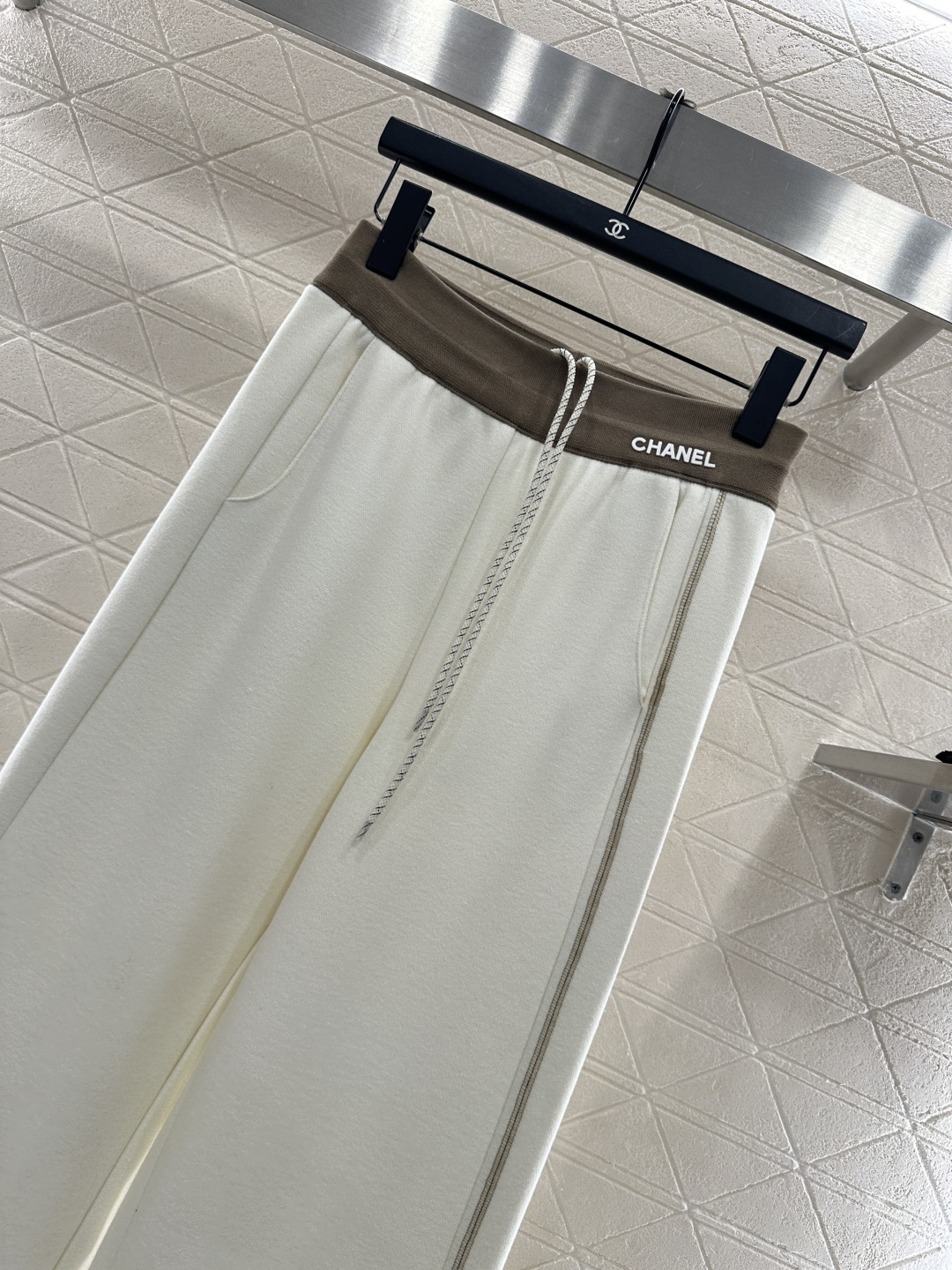 ♥Chane*♥2025新品上架 抽绳阔腿长裤定制YB进口磨绒材质，适合秋冬厚度，保暖舒适，抽绳阔腿长裤