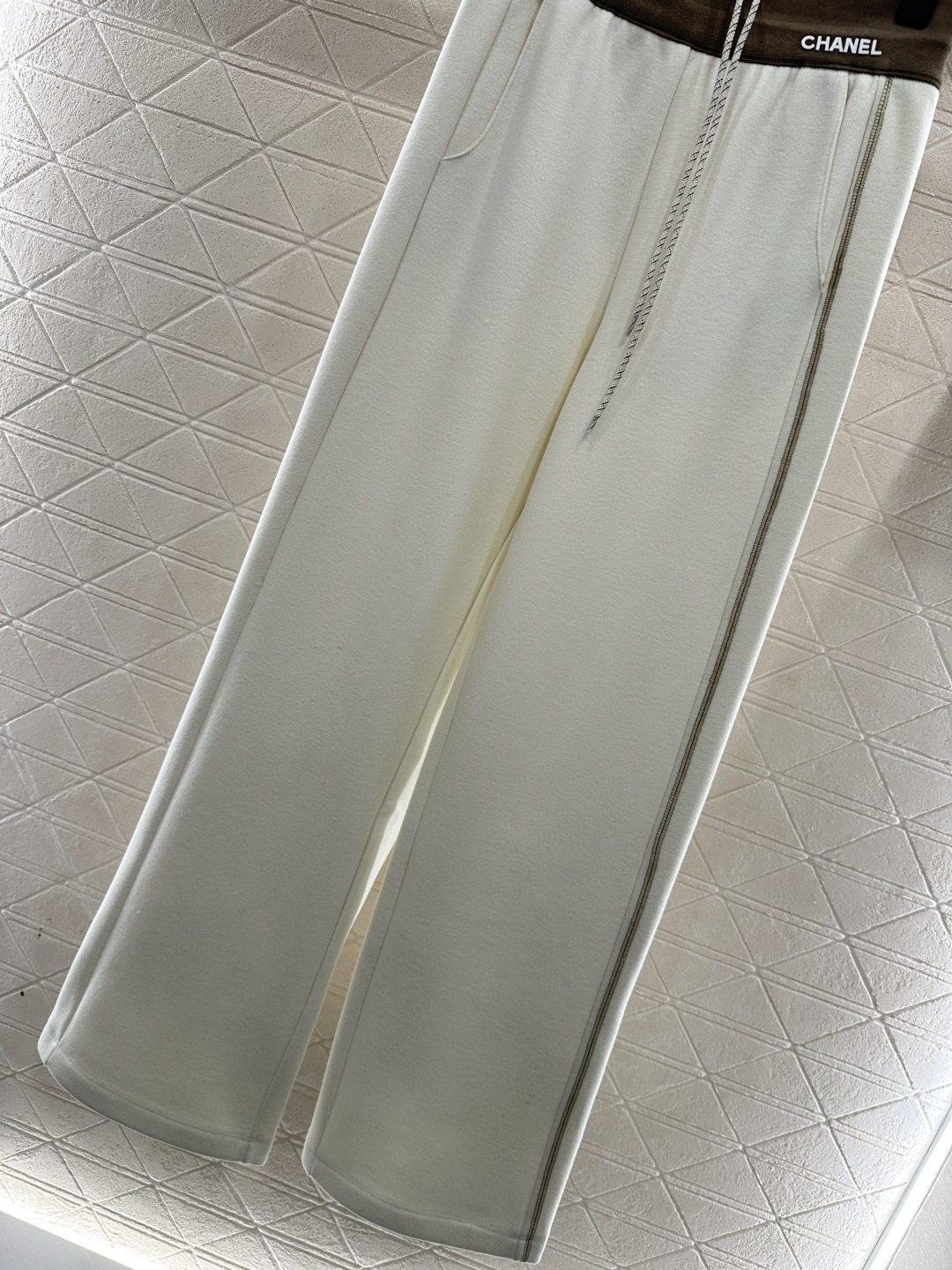 ♥Chane*♥2025新品上架 抽绳阔腿长裤定制YB进口磨绒材质，适合秋冬厚度，保暖舒适，抽绳阔腿长裤