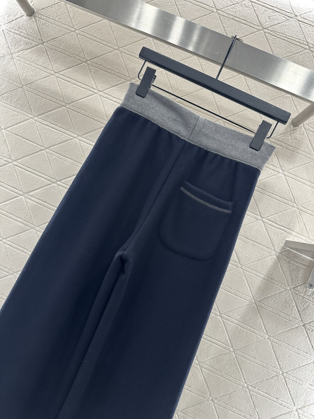 ♥Chane*♥2025新品上架 抽绳阔腿长裤定制YB进口磨绒材质，适合秋冬厚度，保暖舒适，抽绳阔腿长裤