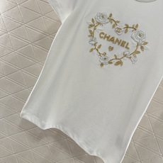 ♥Chane*♥2025新品上架 圆领刺绣订珠徽标𝑇𝑒𝑒定制YB斜纹全棉材质,柔软亲肤,舒适有 ♥Chane*♥2025新品上架 圆领刺绣订珠徽标𝑇𝑒𝑒定制YB斜纹全棉材质,柔软亲肤,舒适有