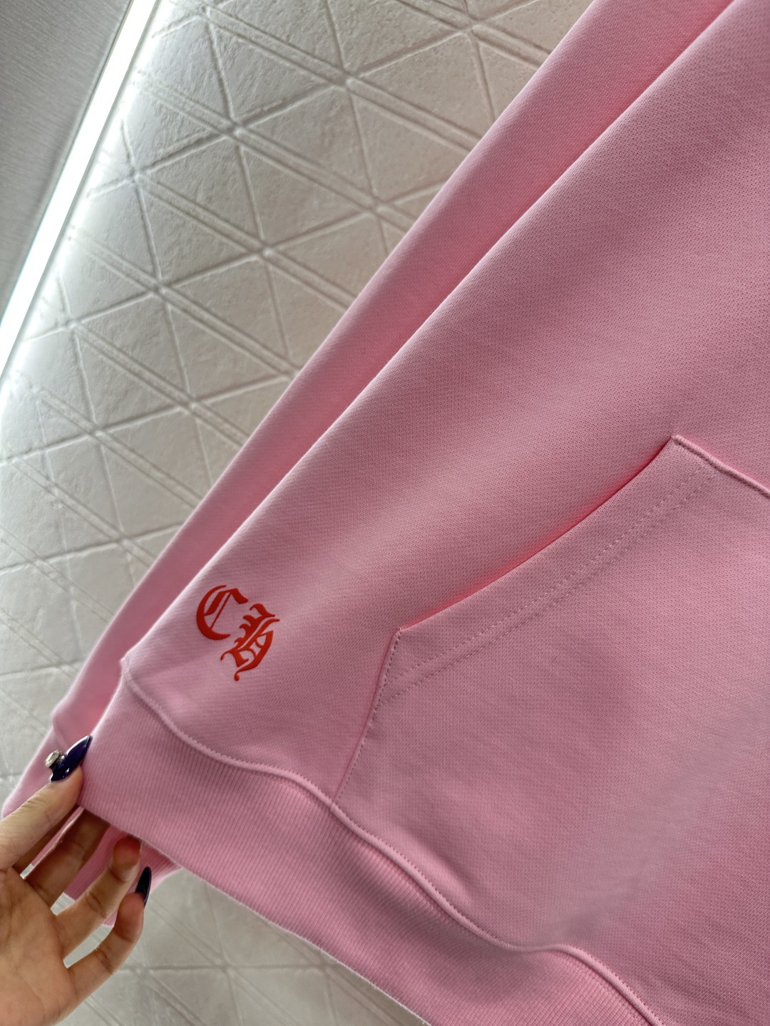 ♥Chrome hear*♥2025新品上架 宽松廓形连帽卫衣定制YB原生全棉织造，舒适软糯，穿搭洋气，