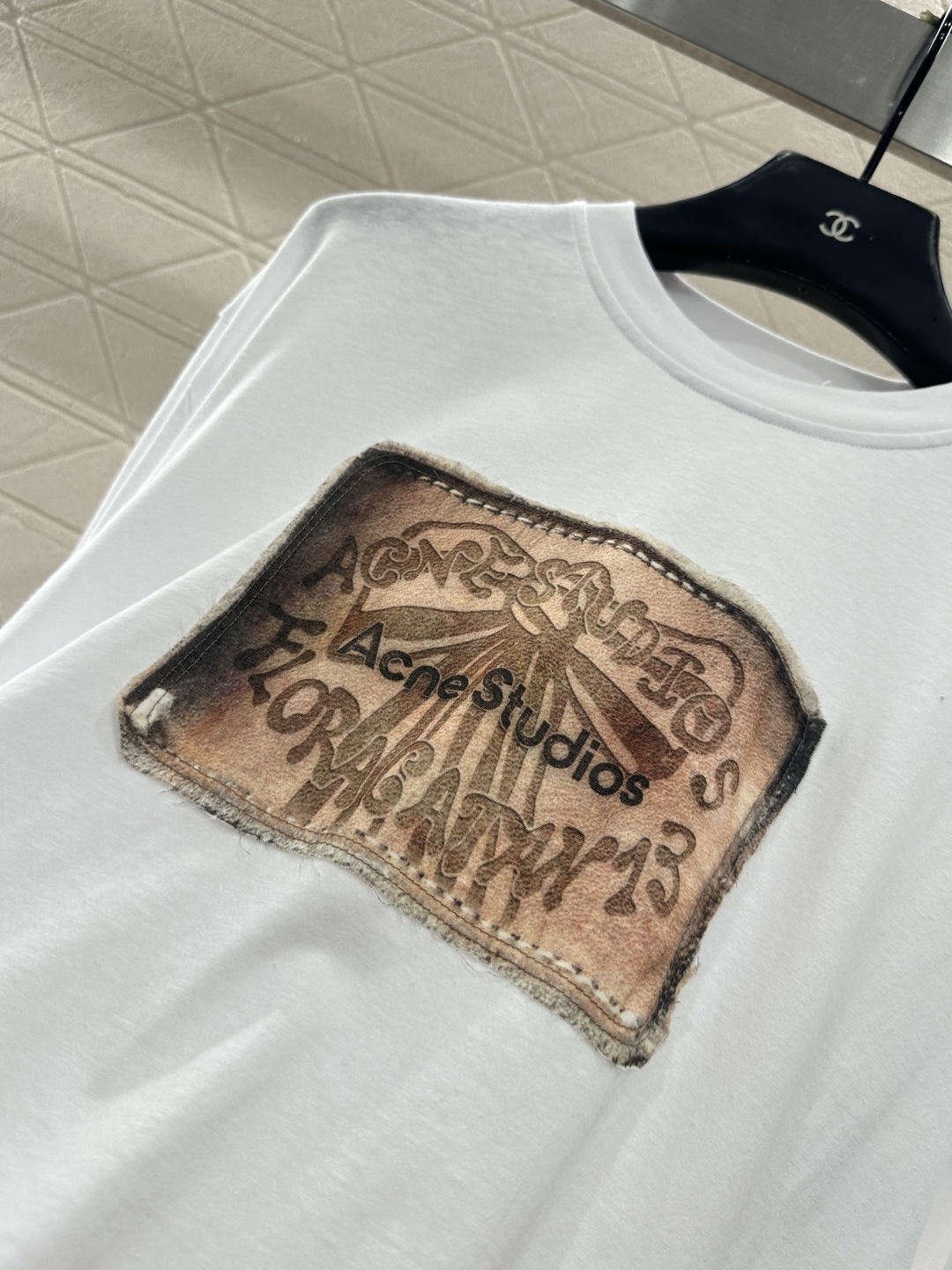 ♥Acne studio*♥2025新品上架 圆领印花长袖上衣定制YB原生全棉材质，质感细腻，舒适好穿，