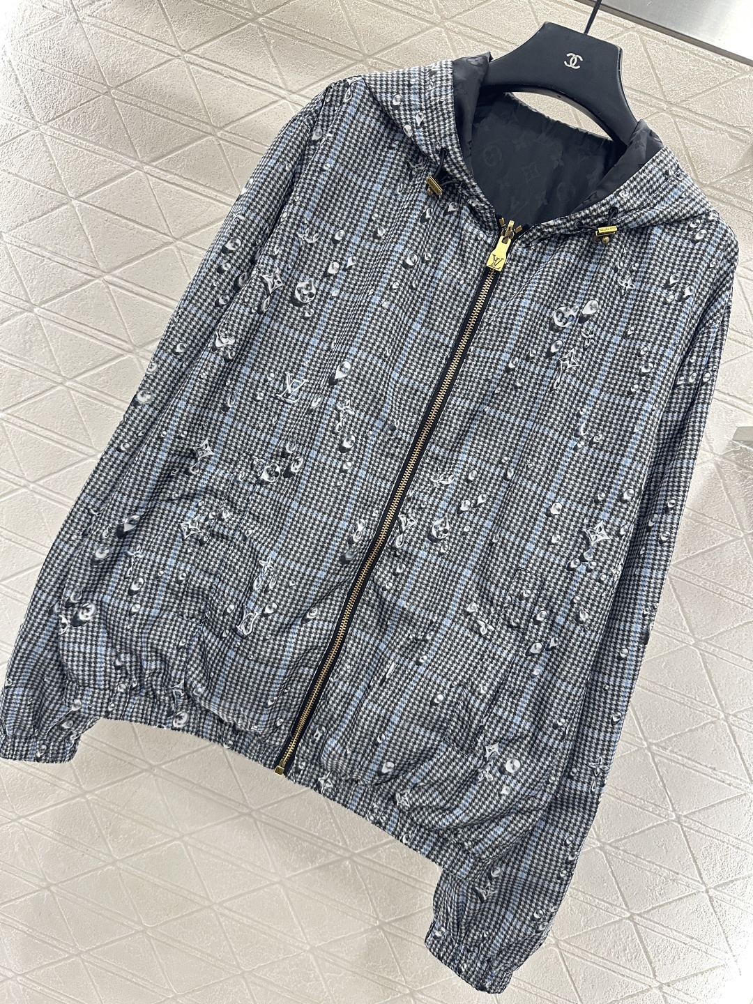 ♥Louis vuitto*♥2025新品上架 两面穿连帽冲锋衣外套定制YB环保再生尼龙材质，冲锋衣材质