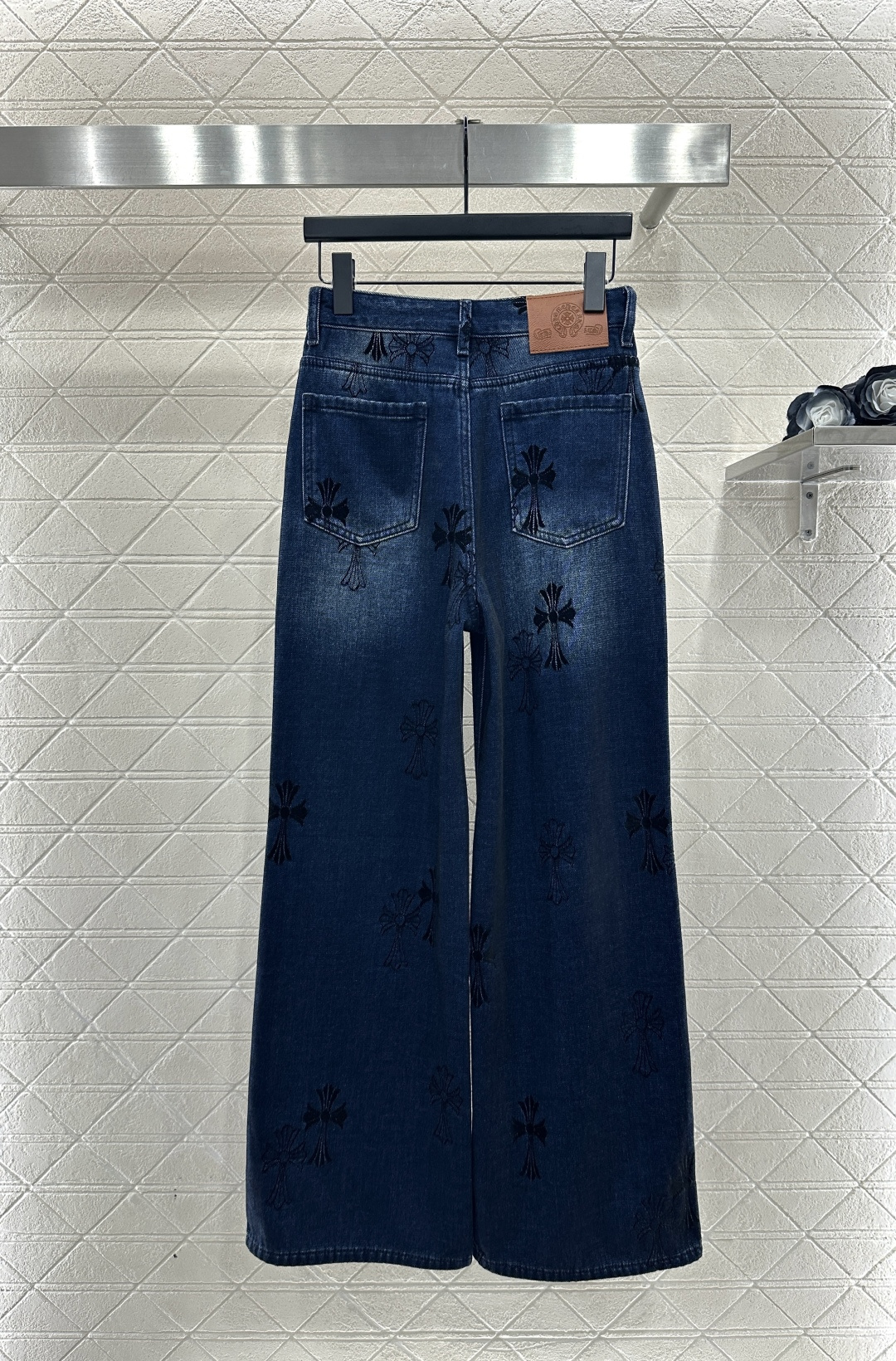 ♥Chrome Heart*♥2025新品上架 磨绒牛仔十字架刺绣长裤定制YB斜纹棉牛仔材质，酵素水洗，