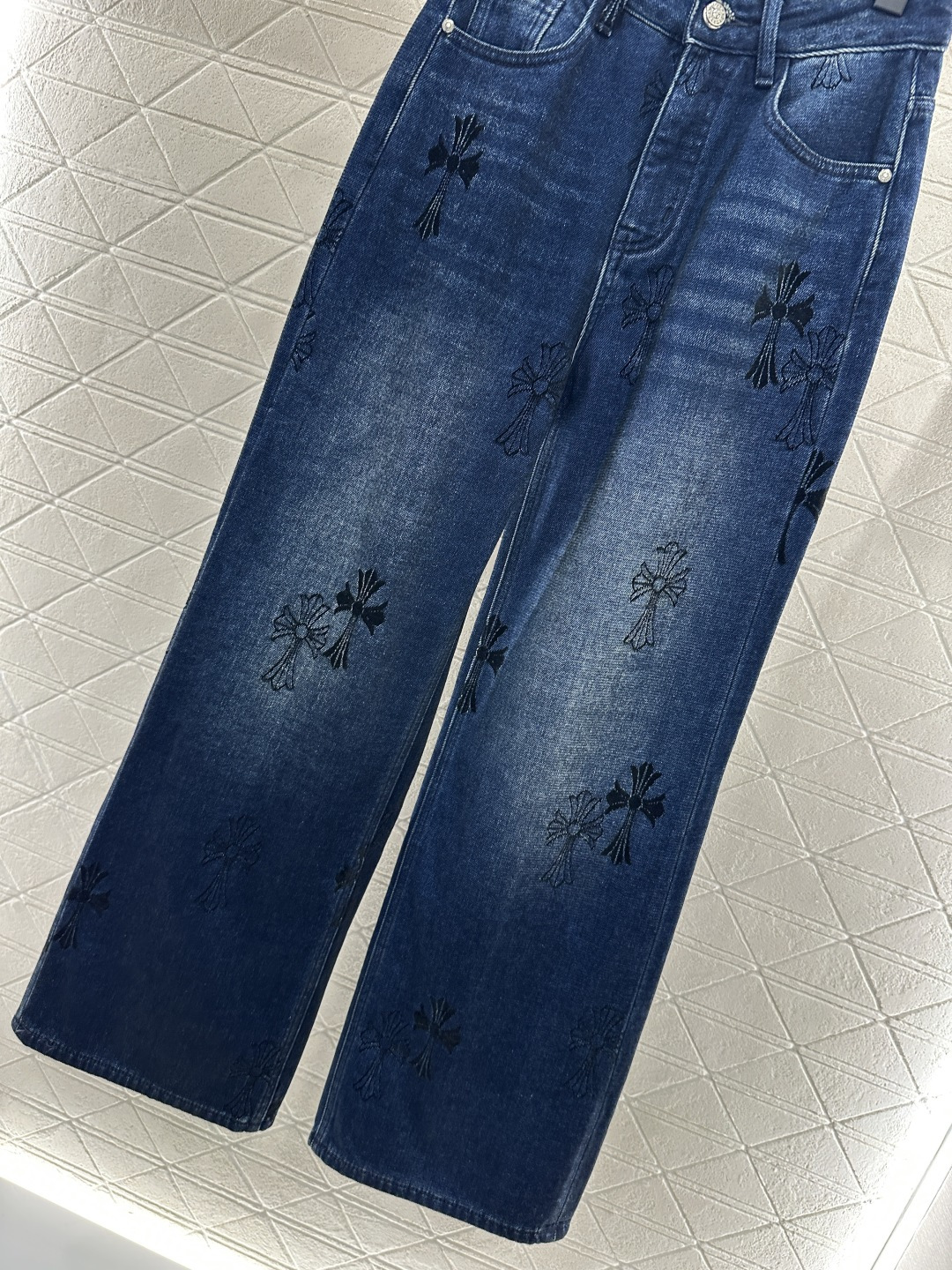 ♥Chrome Heart*♥2025新品上架 磨绒牛仔十字架刺绣长裤定制YB斜纹棉牛仔材质，酵素水洗，