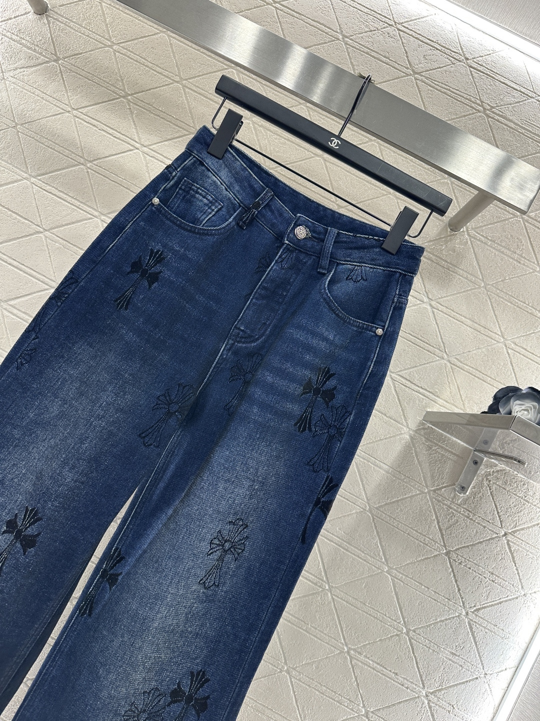 ♥Chrome Heart*♥2025新品上架 磨绒牛仔十字架刺绣长裤定制YB斜纹棉牛仔材质，酵素水洗，
