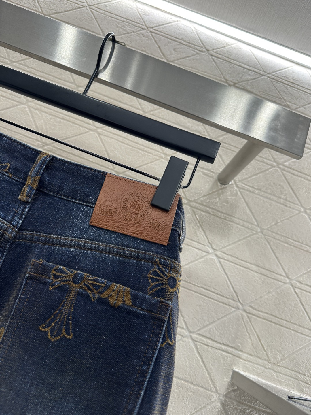 ♥Chrome Heart*♥2025新品上架 磨绒牛仔十字架刺绣长裤定制YB斜纹棉牛仔材质，酵素水洗，