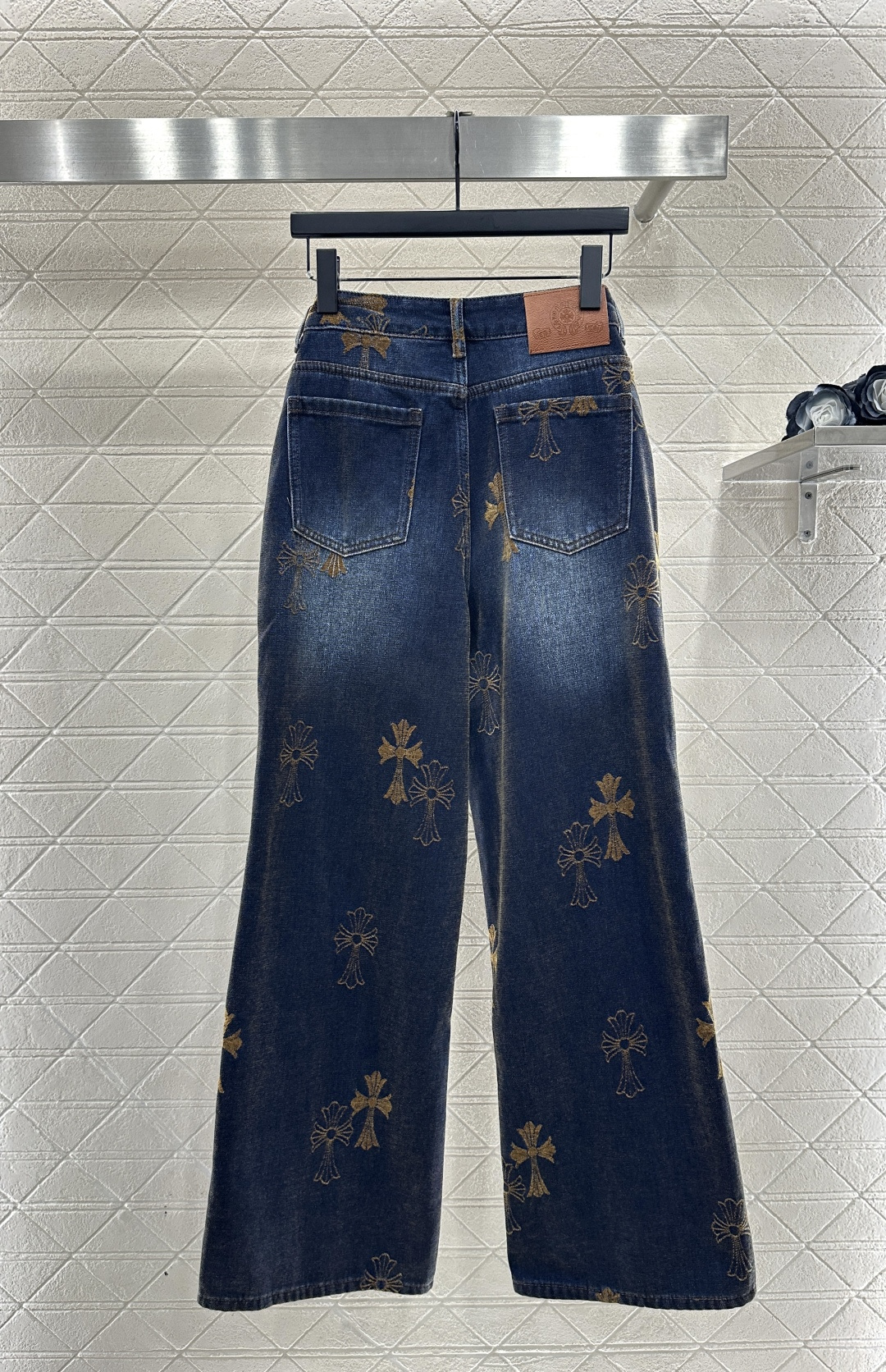 ♥Chrome Heart*♥2025新品上架 磨绒牛仔十字架刺绣长裤定制YB斜纹棉牛仔材质，酵素水洗，