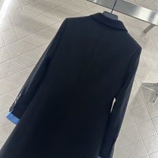 ♥Miumi*♥2025新品上架 可拆卸袖子风衣外套定制YB进口风衣材质,质感光泽,品相十足,长款翻 ♥Miumi*♥2025新品上架 可拆卸袖子风衣外套定制YB进口风衣材质,质感光泽,品相十足,长款翻