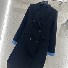 ♥Miumi*♥2025新品上架 可拆卸袖子风衣外套定制YB进口风衣材质,质感光泽,品相十足,长款翻 ♥Miumi*♥2025新品上架 可拆卸袖子风衣外套定制YB进口风衣材质,质感光泽,品相十足,长款翻