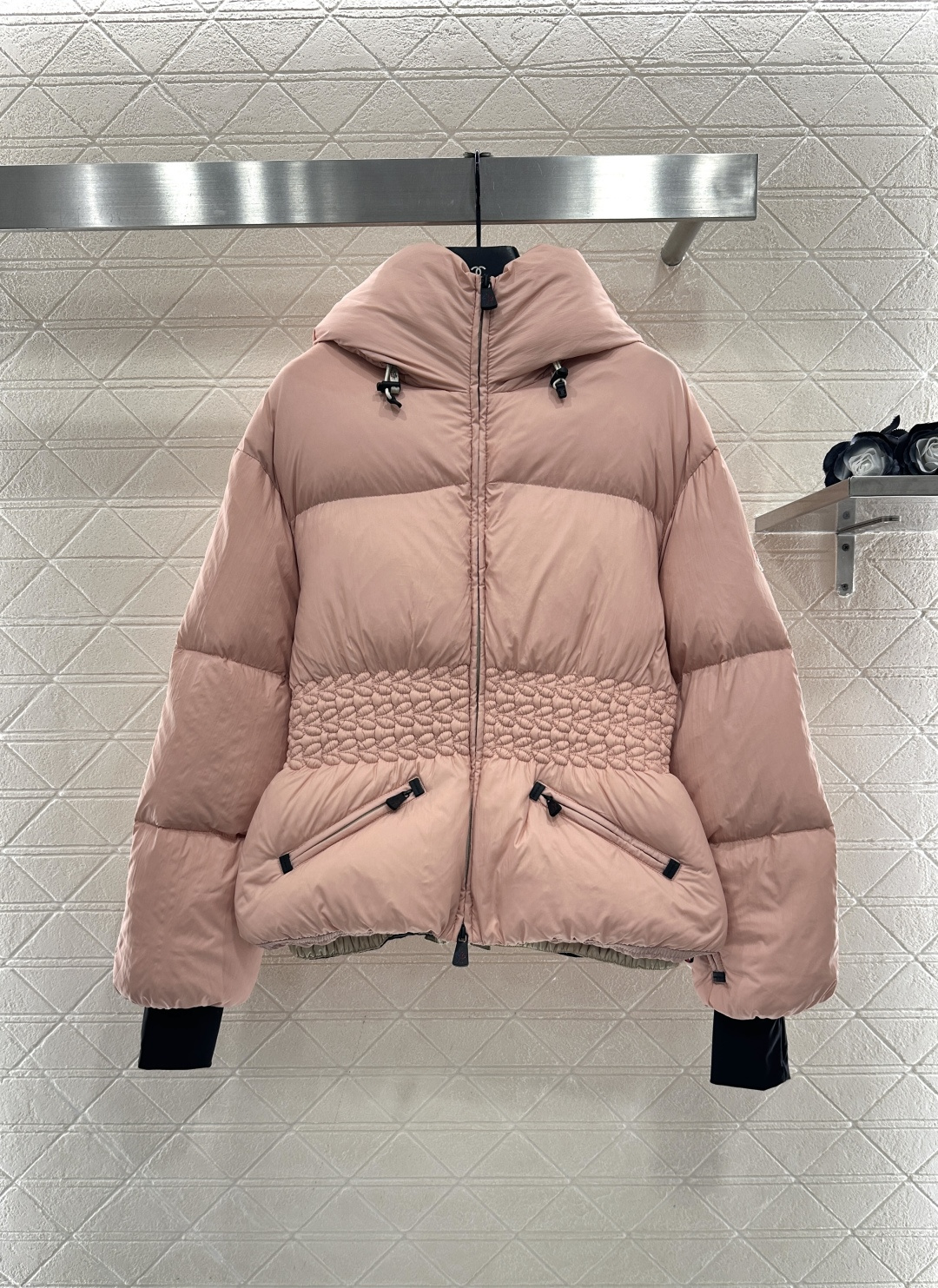 ♥Moncle*♥2025新品上架     尼龙收腰连帽羽绒服最新滑雪🎿系列#定制YB进口防风防水尼龙材