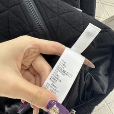 ♥Chane*♥2025新品上架 连帽夹棉外套长裤套装定制YB斜纹棉材质,质感光泽,舒适垂顺,连帽 ♥Chane*♥2025新品上架 连帽夹棉外套长裤套装定制YB斜纹棉材质,质感光泽,舒适垂顺,连帽