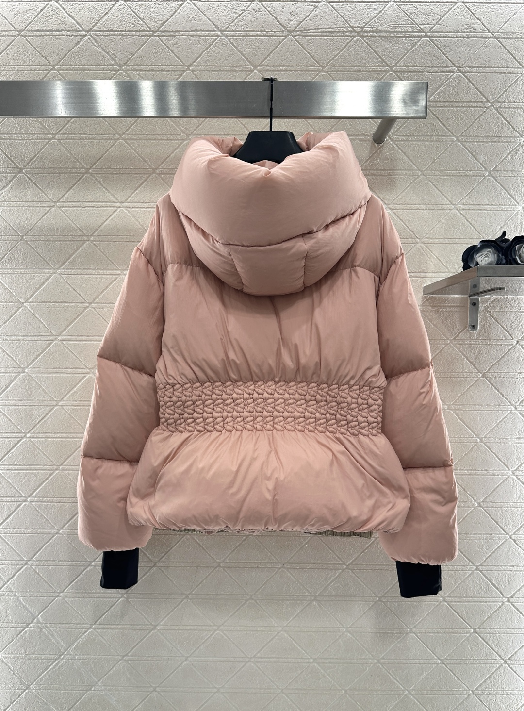 ♥Moncle*♥2025新品上架     尼龙收腰连帽羽绒服最新滑雪🎿系列#定制YB进口防风防水尼龙材