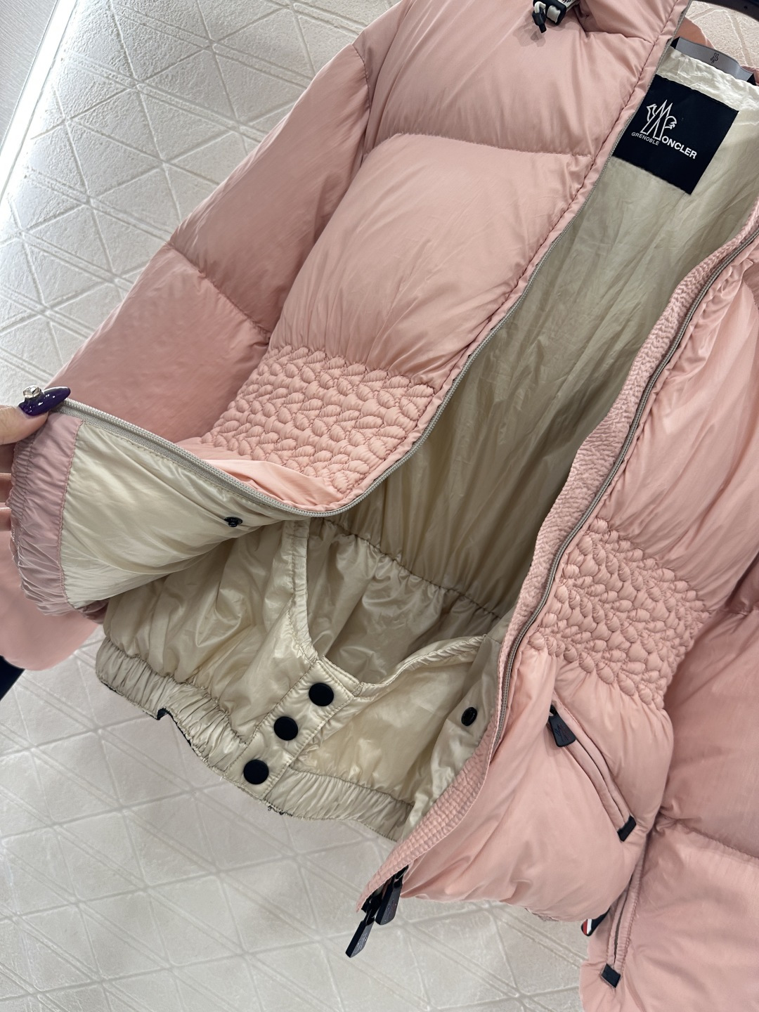 ♥Moncle*♥2025新品上架     尼龙收腰连帽羽绒服最新滑雪🎿系列#定制YB进口防风防水尼龙材