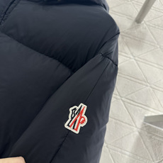 ♥Moncle*♥2025新品上架 尼龙收腰连帽羽绒服最新滑雪🎿系列#定制YB进口防风防水尼龙材 ♥Moncle*♥2025新品上架 尼龙收腰连帽羽绒服最新滑雪🎿系列#定制YB进口防风防水尼龙材