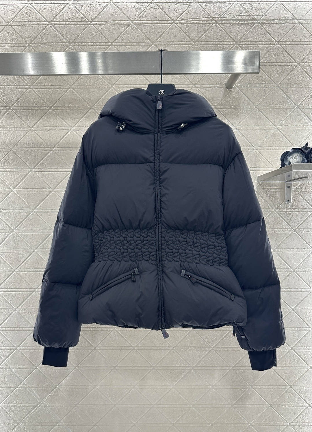 ♥Moncle*♥2025新品上架     尼龙收腰连帽羽绒服最新滑雪🎿系列#定制YB进口防风防水尼龙材