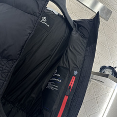 ♥Moncle*♥2025新品上架 尼龙收腰连帽羽绒服最新滑雪🎿系列#定制YB进口防风防水尼龙材 ♥Moncle*♥2025新品上架 尼龙收腰连帽羽绒服最新滑雪🎿系列#定制YB进口防风防水尼龙材