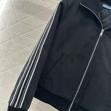 ♥Prad*♥2025新品上架 棉服外套半裙套装定制YB进口环保再生尼龙材质,质感光泽,挺括有型 ♥Prad*♥2025新品上架 棉服外套半裙套装定制YB进口环保再生尼龙材质,质感光泽,挺括有型