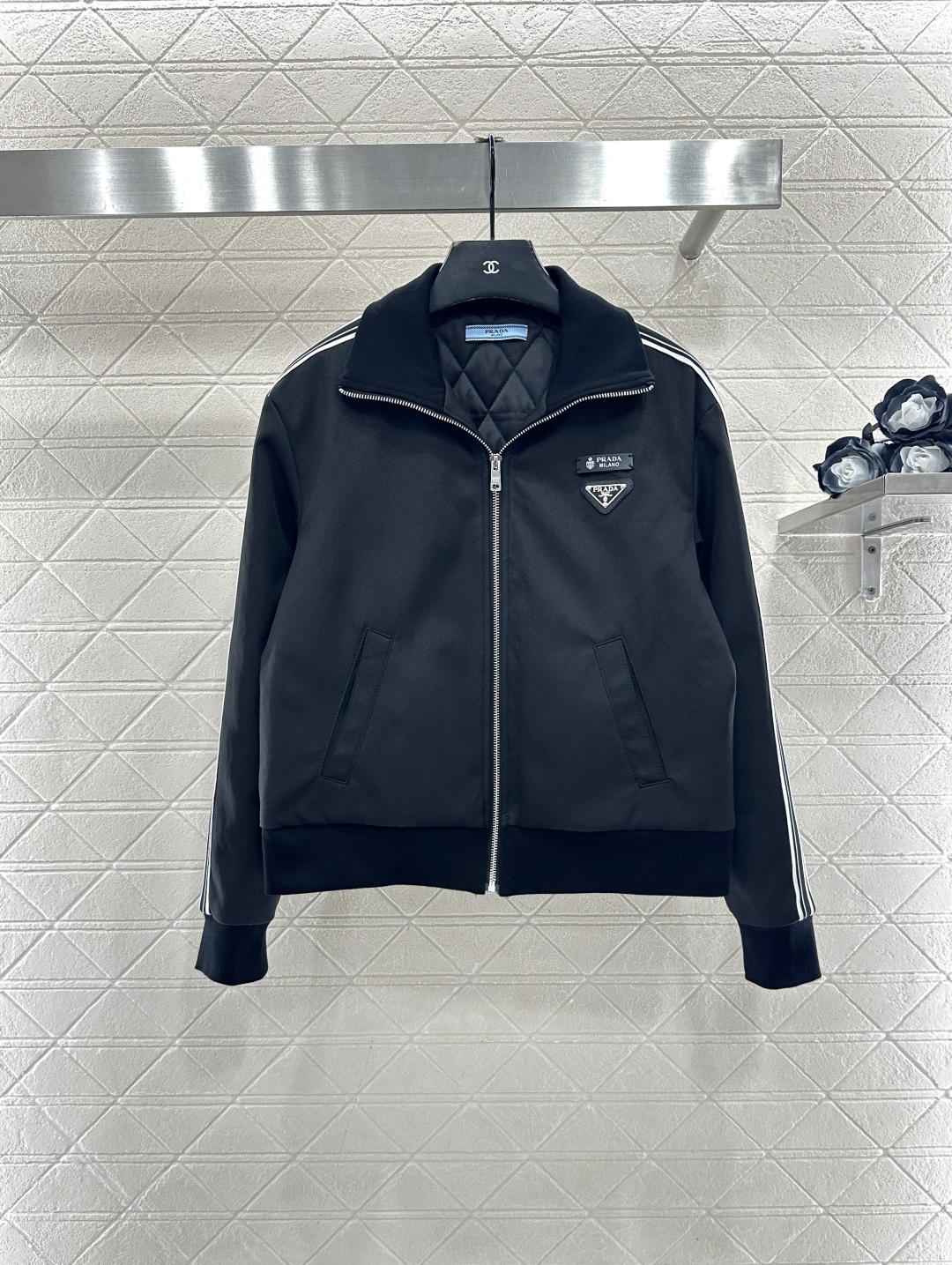 ♥Prad*♥2025新品上架     棉服外套半裙套装定制YB进口环保再生尼龙材质，质感光泽，挺括有型