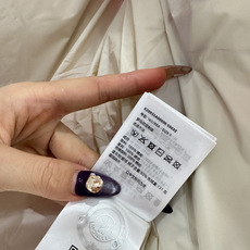 ♥Moncle*♥2025新品上架 连帽可拆卸羽绒服马甲定制YB进口反光防风防水尼龙材质,其工艺还 ♥Moncle*♥2025新品上架 连帽可拆卸羽绒服马甲定制YB进口反光防风防水尼龙材质,其工艺还
