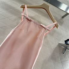 ♥Miumi*♥2025新品上架 露背蝴蝶结吊带裙定制YB进口丝毛材质,质感光泽,版型流畅,微挺有 ♥Miumi*♥2025新品上架 露背蝴蝶结吊带裙定制YB进口丝毛材质,质感光泽,版型流畅,微挺有