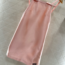 ♥Miumi*♥2025新品上架 露背蝴蝶结吊带裙定制YB进口丝毛材质,质感光泽,版型流畅,微挺有 ♥Miumi*♥2025新品上架 露背蝴蝶结吊带裙定制YB进口丝毛材质,质感光泽,版型流畅,微挺有
