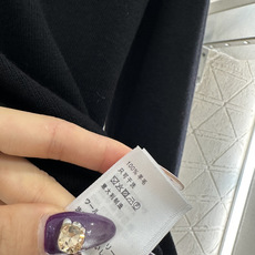 ♥Celin*♥2025新品上架 高领刺绣徽标羊毛打底衫定制YB羊毛纱线织造,柔软细腻,质感舒适,高 ♥Celin*♥2025新品上架 高领刺绣徽标羊毛打底衫定制YB羊毛纱线织造,柔软细腻,质感舒适,高