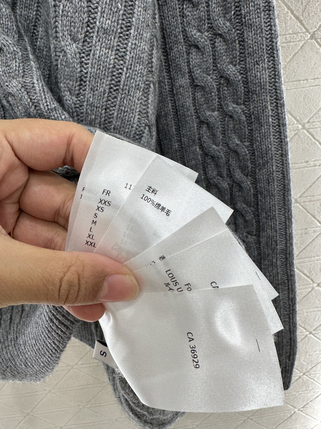 ♥Louis vuitto*♥2025新品上架 立体字母套头毛衣定制YB羊毛针织材质，密度细针织造，清晰