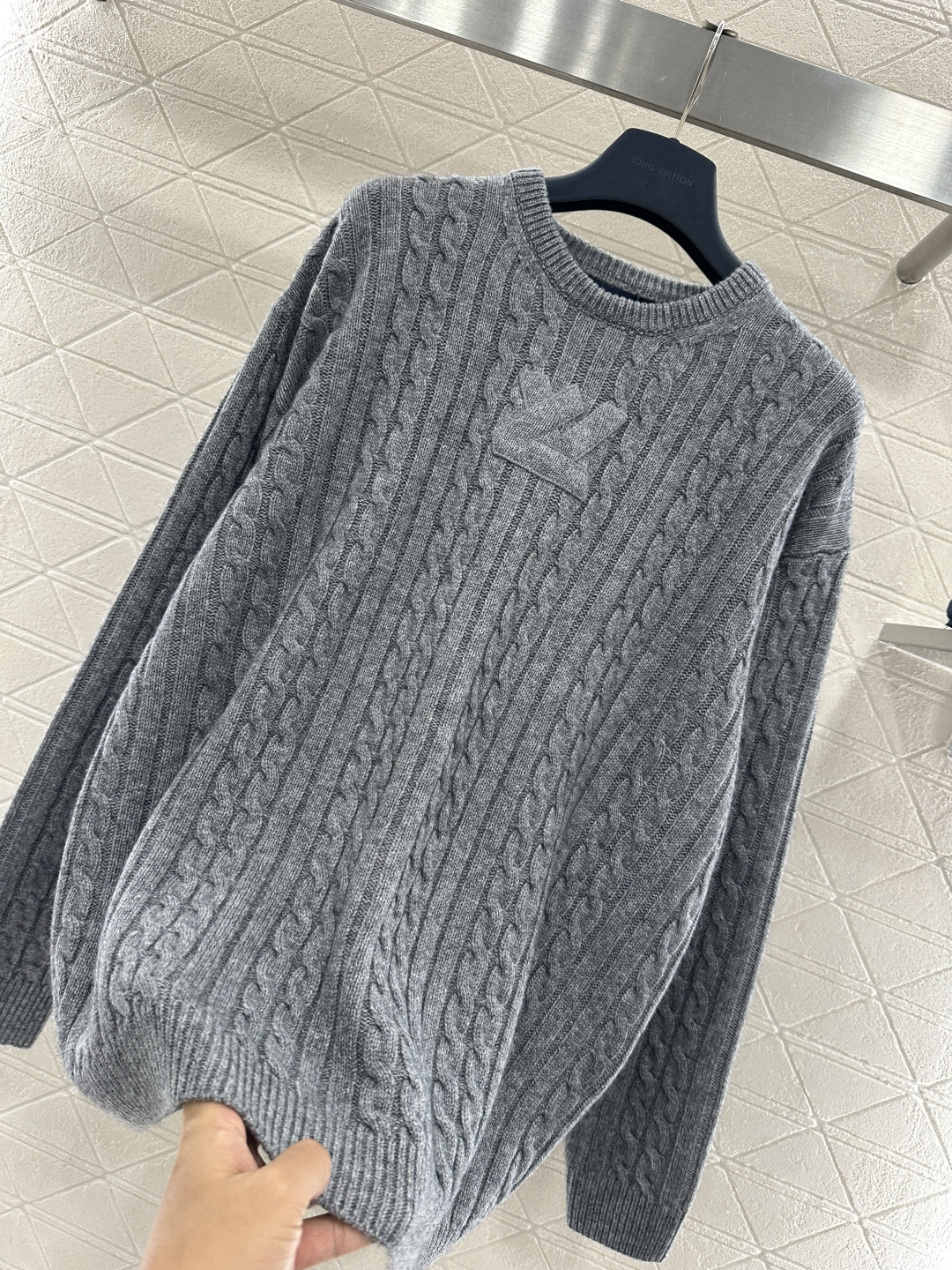 ♥Louis vuitto*♥2025新品上架 立体字母套头毛衣定制YB羊毛针织材质，密度细针织造，清晰