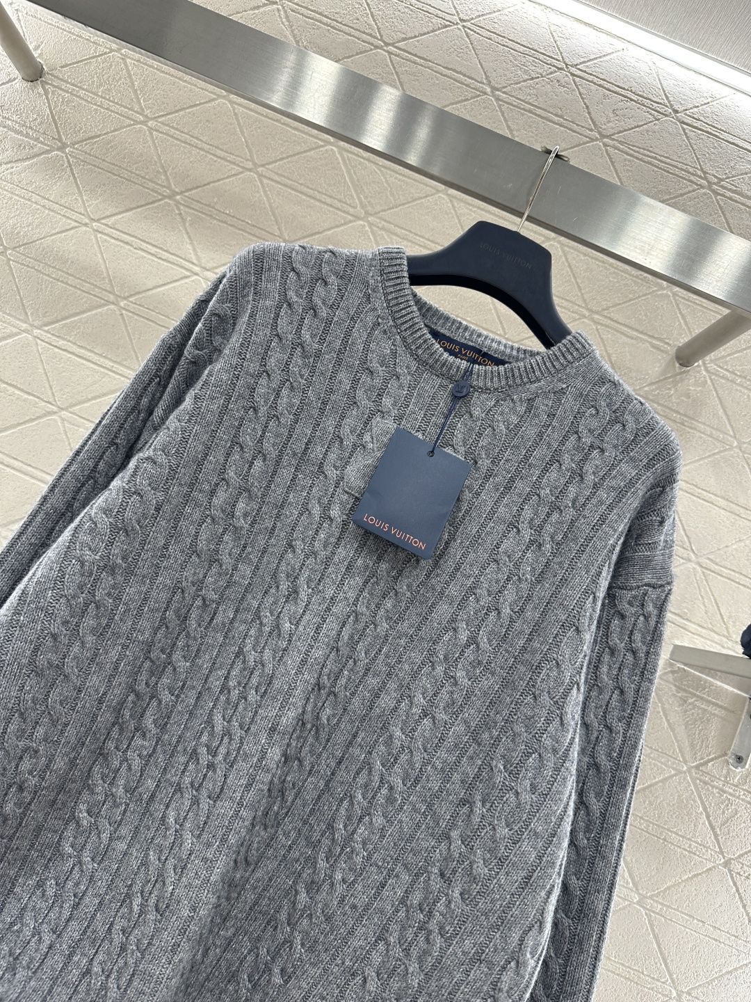 ♥Louis vuitto*♥2025新品上架 立体字母套头毛衣定制YB羊毛针织材质，密度细针织造，清晰