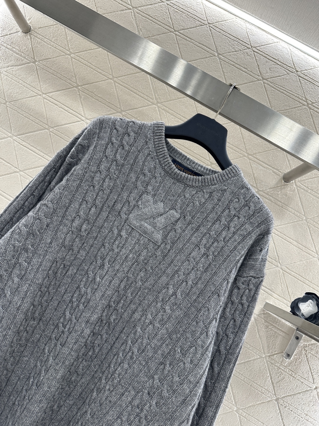 ♥Louis vuitto*♥2025新品上架 立体字母套头毛衣定制YB羊毛针织材质，密度细针织造，清晰