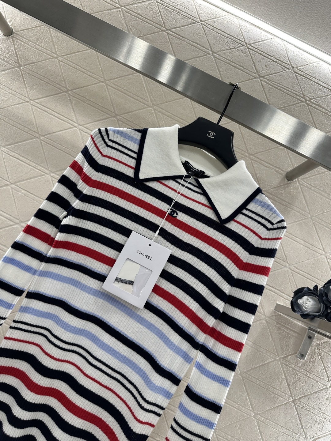 ♥Chane*♥2025新品上架 条纹翻领针织长袖定制YB羊毛纱线织造，弹力舒适，质感十足，翻领针织上衣