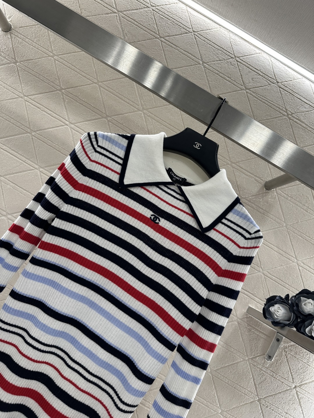 ♥Chane*♥2025新品上架 条纹翻领针织长袖定制YB羊毛纱线织造，弹力舒适，质感十足，翻领针织上衣