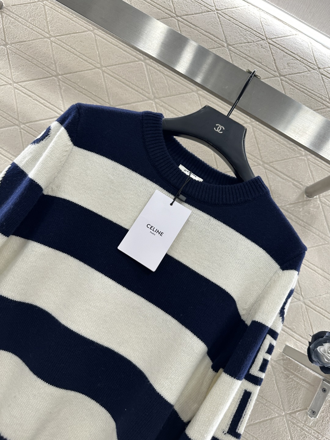 ♥Celin*♥2025新品上架 条纹字母针织毛衣定制YB羊毛纱线织造，弹力舒适，质感十足，圆领套头针织
